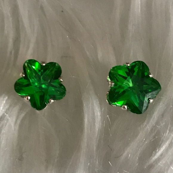 925 Sterling Silver Jewelry - 925 Sterling Silver Green Flower Crystal earrings